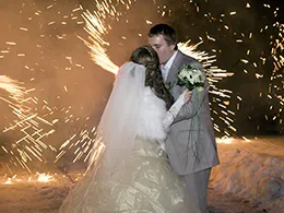 Фейерверк шоу на свадьбу — Красноармейск Организуем пиротехническое шоу на свадьбу. Проведение свадебных фейерверков - выполним работу качественно, безопасно, недорого. Имеется лицензия на организацию пиротехнического шоу.&nbsp;Предоставьте все хлопоты по организации свадебного фейерверка профессионалам — Красноармейск! организация и проведение фейерверк шоу от магазина пиротехники   — Красноармейск