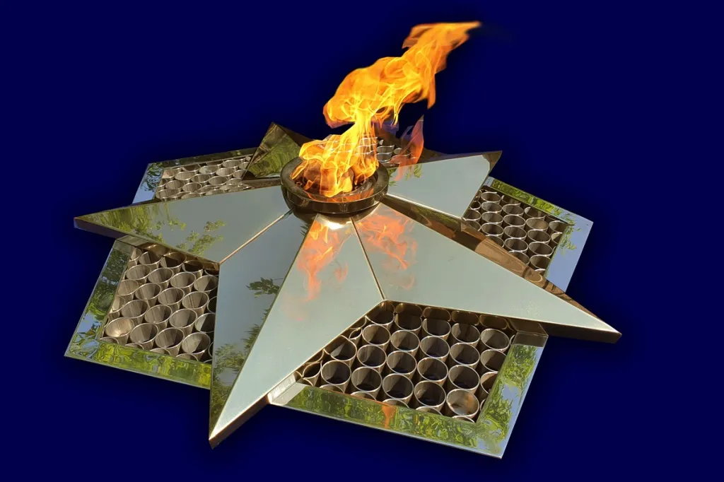 Вечный огонь звезда с газовой в Красноармейске 